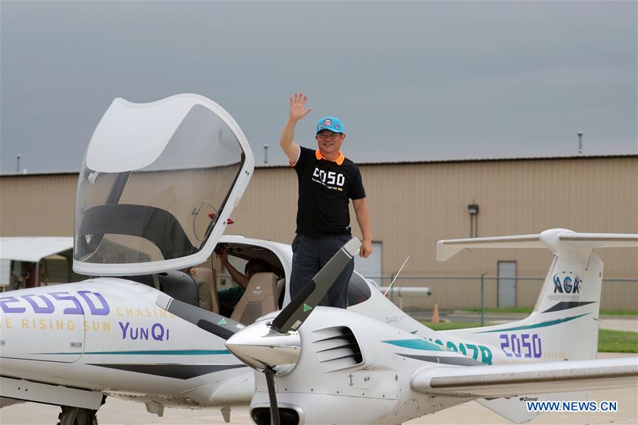 Etats-Unis : un pilote chinois achève son tour du monde en avion à Chicago