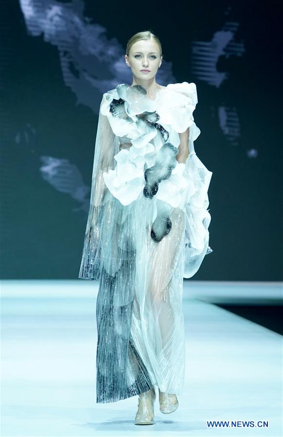 Chine : concours de création de mode au Hebei