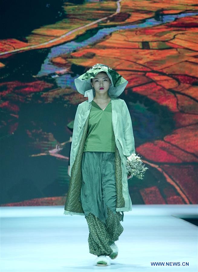 Chine : concours de création de mode au Hebei