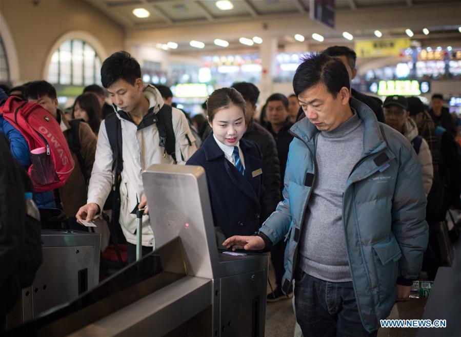 Chine : dans les coulisses du transport ferroviaire des vacances de la fête du Printemps