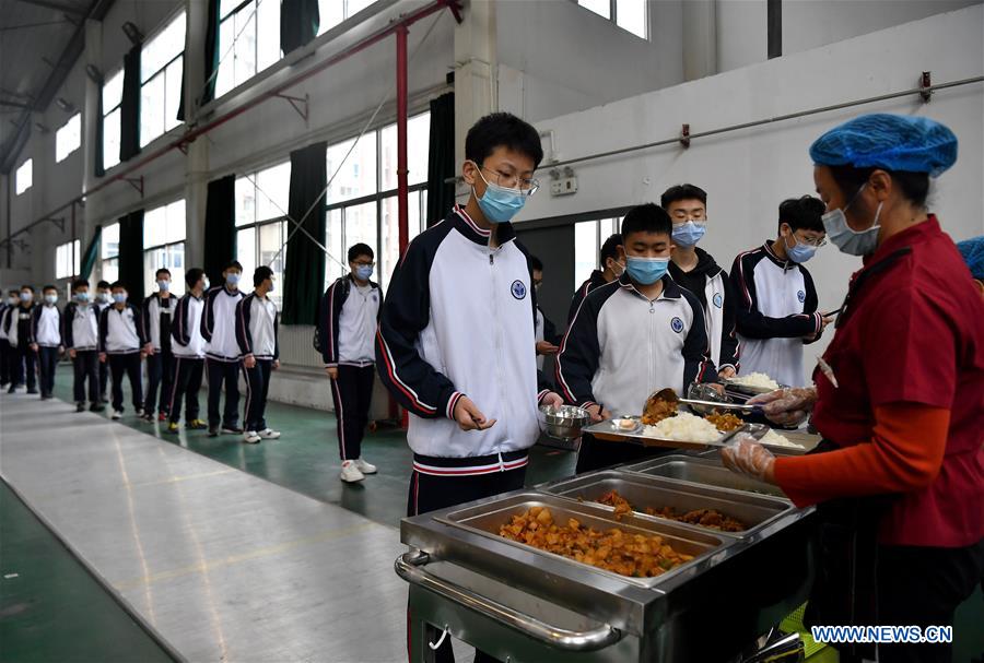 Chine : reprise des cours dans les coll&egrave;ges et les lyc&eacute;es &agrave; Xi'an