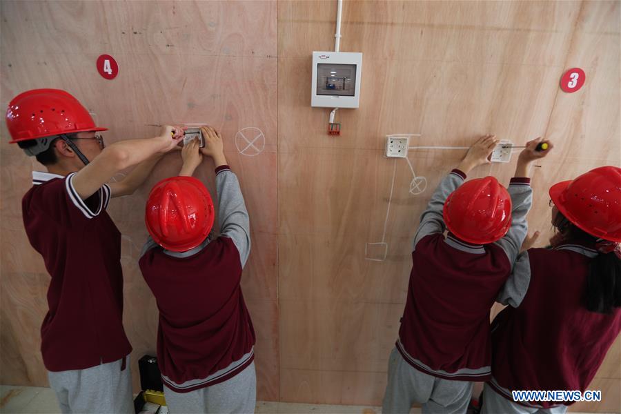 Chine : éducation au travail dans une école au Zhejiang
