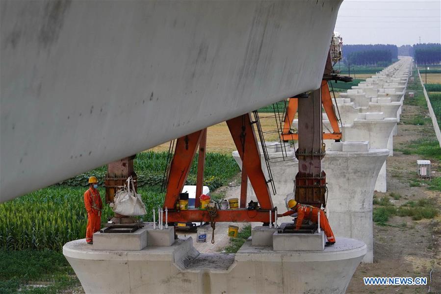Chine : chantier de construction du chemin de fer interurbain dans le nord