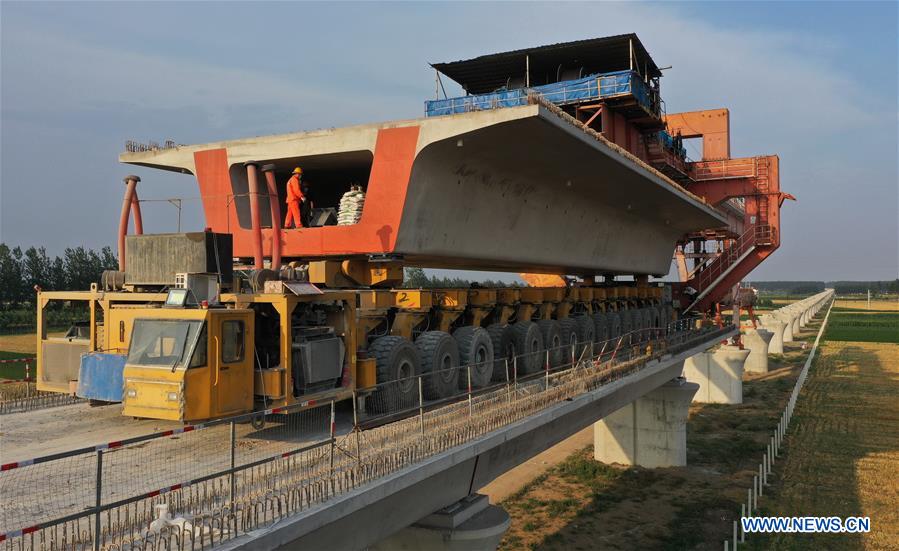 Chine : chantier de construction du chemin de fer interurbain dans le nord