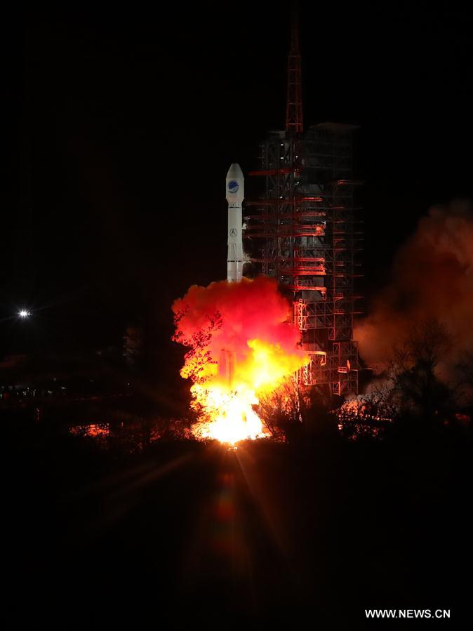 Chine : lancement de satellites jumeaux de navigation Beidou-3