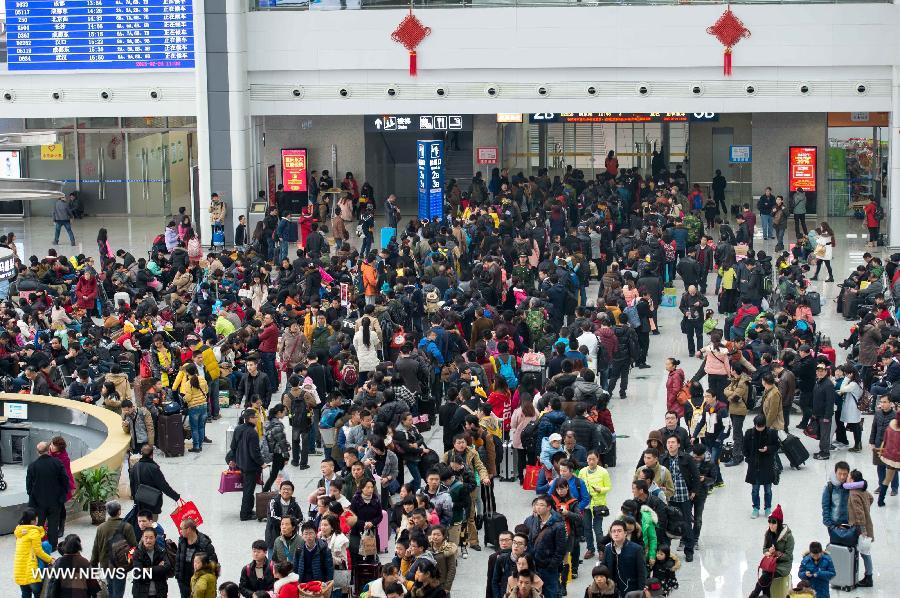 （社会）（2）各地迎来春节返程客流高峰