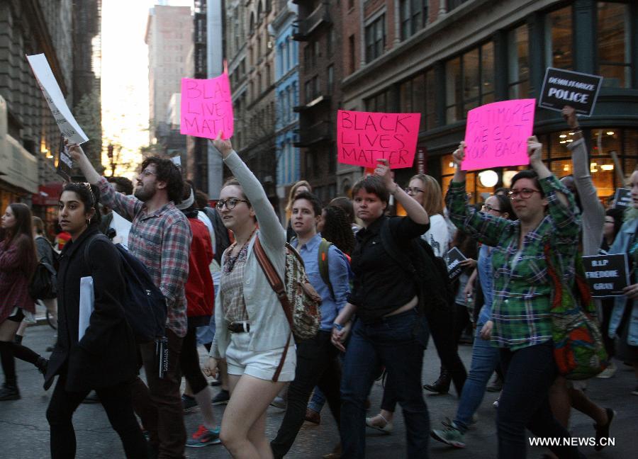 （国际）（2）纽约示威抗议警察暴力 声援巴尔的摩