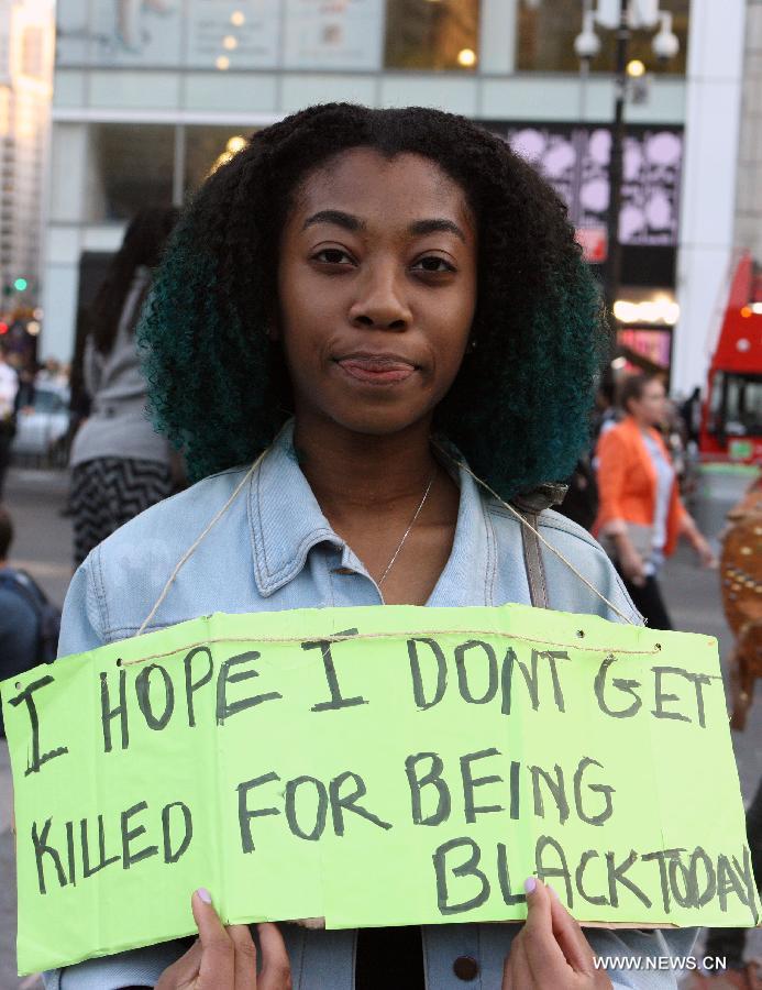 （国际）（3）纽约示威抗议警察暴力 声援巴尔的摩