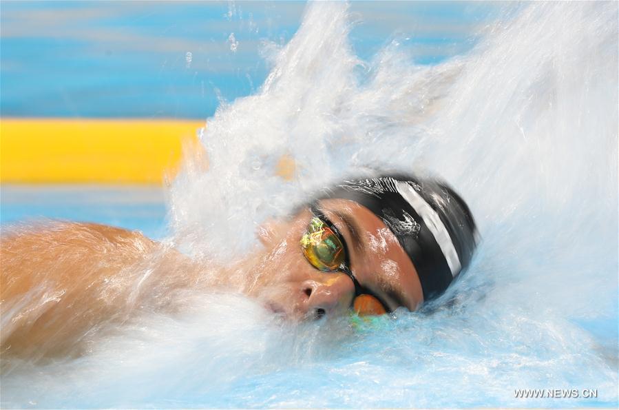 JO 2016 : Gregorio Paltrinieri remporte la médaille d'or du 1500 m nage libre