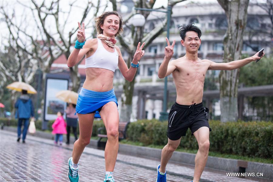 La course à pied en sous-vêtements "Naked Running" à Hangzhou 