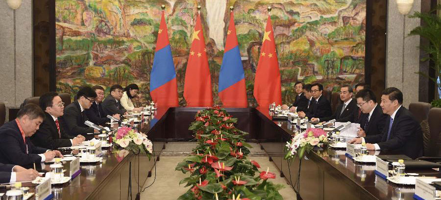 Le président chinois rencontre son homologue mongol à Shanghai