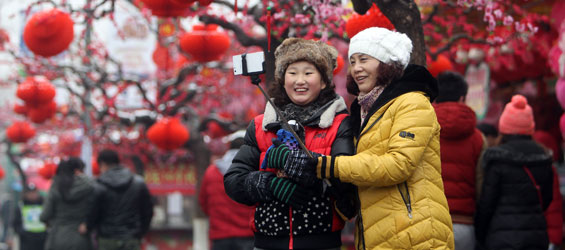 Chine: des foires du temple pour célébrer la Fête du Printemps