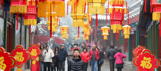Chine : hausse des revenus touristiques et des voyages à l'étranger durant la fête du Printemps
