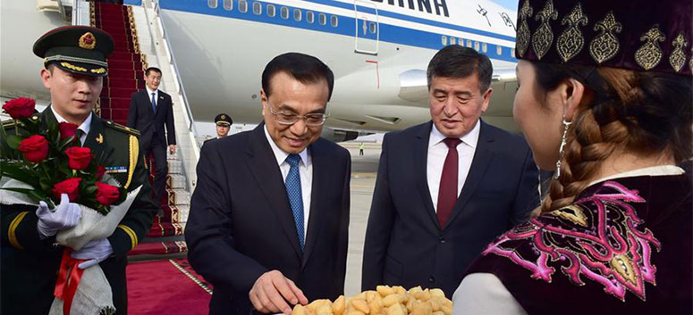 Arrivée du PM chinois au Kirghizistan pour une visite officielle et une réunion de 
l'OCS