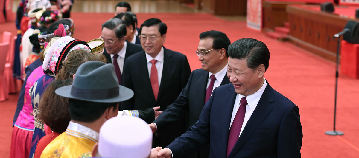 Xi Jinping participe à un rassemblement avec des législateurs et conseillers politiques 
issus de minorités ethniques