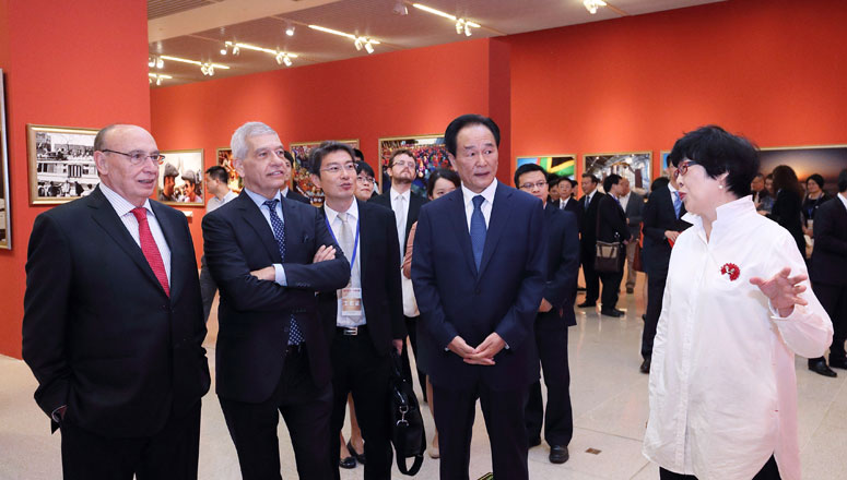 Ouverture d'une exposition photo des médias des BRICS à Beijing