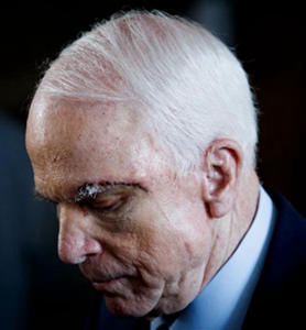 Le sénateur américain John McCain décède à l'âge de 81 ans