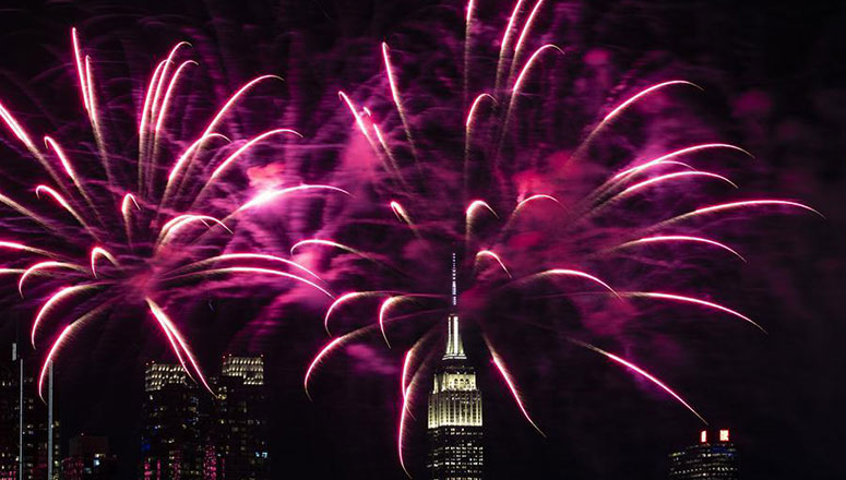 Etats-Unis : feux d'artifice pour le Nouvel An chinois &agrave; New York