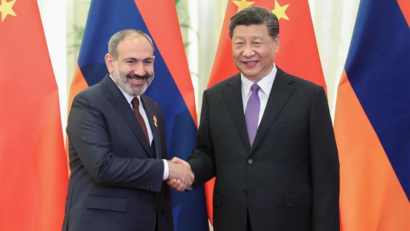 Xi Jinping rencontre le Premier ministre arménien