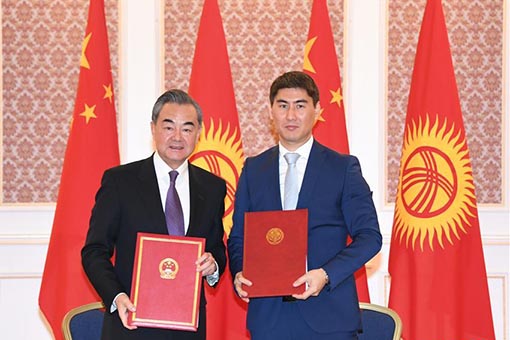 Des responsables chinois et kirghize s'engagent à renforcer la coopération bilatérale