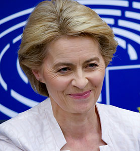 L'Allemande Ursula von der Leyen devient la première femme présidente de la Commission européenne (PORTRAIT)