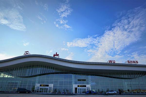 Chine : un aéroport "dans les nuages" sera mis en service dans le sud-ouest