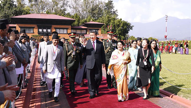 Retour à Beijing du président chinois après une réunion informelle avec le PM indien et une visite d'Etat au Népal