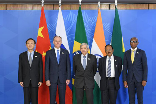 Les BRICS doivent s'unir et coopérer pour soutenir le multilatéralisme, selon un haut responsable chinois