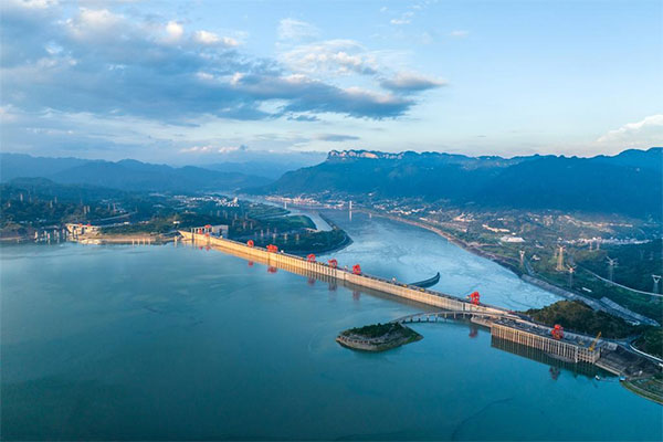 La centrale hydroélectrique des Trois Gorges produit plus de 1.600 milliards de kWh d'électricité en 20 ans