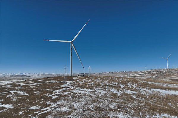 Mise en service du plus grand parc éolien à ultra-haute altitude au monde au Xizang