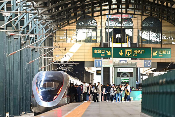 Chine : 175 millions de voyages ferroviaires prévus durant le pic des voyages des congés de la Fête nationale