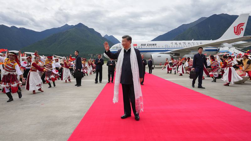 Xi Jinping visite Nyingchi au Tibet