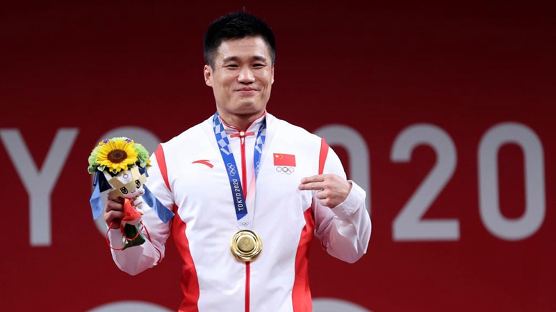 JO de Tokyo : le Chinois Lyu Xiaojun remporte la médaille d'or à l'épreuve d'haltérophilie - 81 kg - hommes
