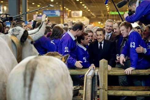 Paris: ouverture du 49e Salon de l'agriculture dans une atmosphère politique