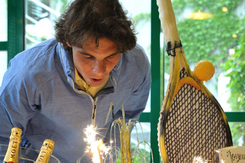 Tennis : Nadal fête son 26e anniversaire à Roland-Garros