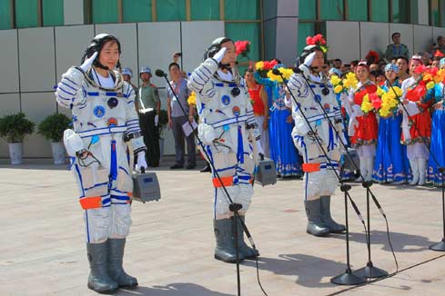 La Chine organise une c&eacute;r&eacute;monie pour le d&eacute;part des ta&iuml;konautes