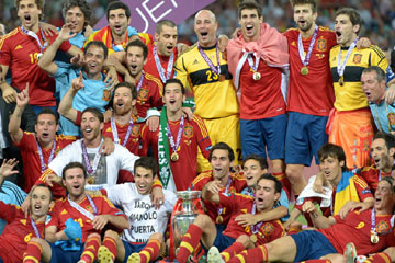 Euro 2012: l'Espagne conserve son titre en battant l'Italie (4-0)