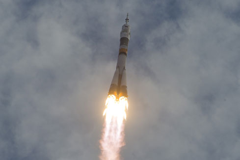 La Russie envoie trois astronautes &agrave; l'ISS par le vaisseau spatial Soyouz