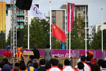 Jeux Paralympiques 2012 : cérémonie du lever du drapeau chinois à Londres