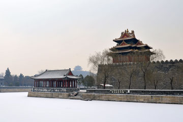 Chine : une chute de neige frappe la ville de Beijing