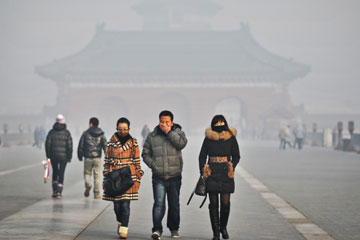 Un épais brouillard enveloppe l'est et le centre de la Chine