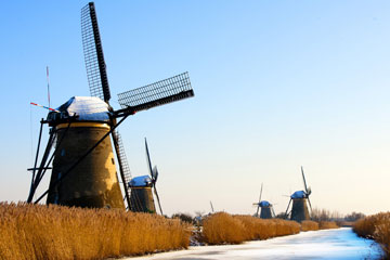Pays-Bas: paysages de neige à Kinderdijk