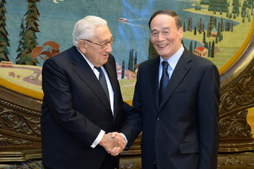 Wang Qishan rencontre Henry Kissinger et appelle à la coopération sino-américaine