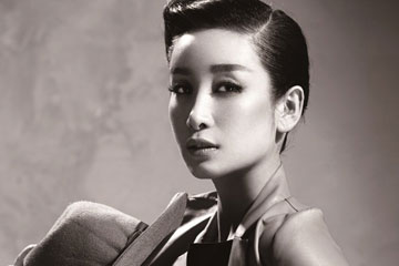 L'actrice chinoise Qin Hailu pose pour un magazine