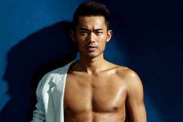 Le joueur chinois de badminton Lin Dan pose pour un magazine