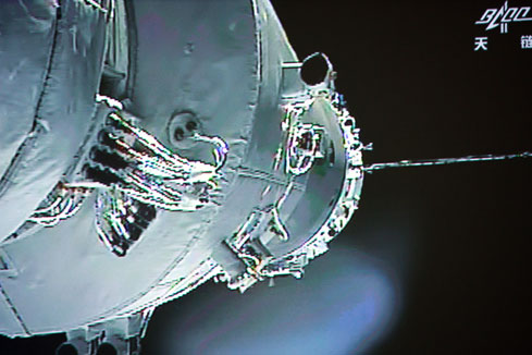 Amarrage r&eacute;ussi entre Shenzhou-10 et Tiangong-1