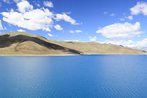 Paysages pittoresques du lac Yamzhog Yumco (Tibet)