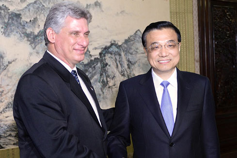 Li Keqiang rencontre le premier vice-président du Conseil d'Etat et du Conseil des ministres de Cuba