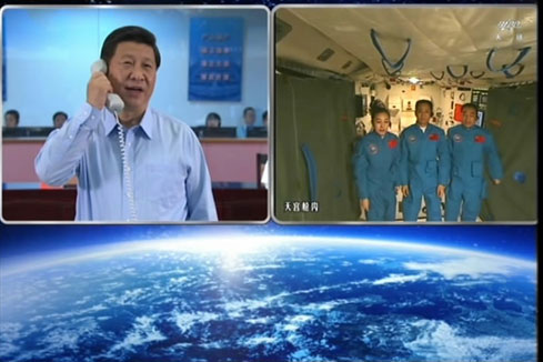 Le président chinois s'est engagé auprès des astronautes à de plus grands progrès 
dans l'exploitation de l'espace