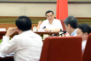 Le PM chinois insiste sur l'importance de politiques économiques plus scientifiques